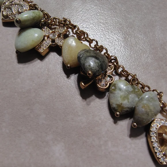 Vintage  Gold Tone Semi Precious Hearts And Bling Charm Bracelet/ 7 1/2 " - Picture 4 of 7